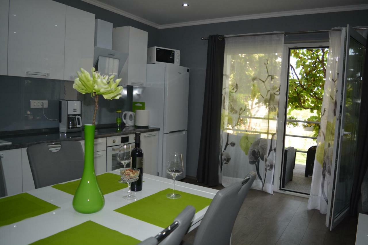 Apartment D & N *
